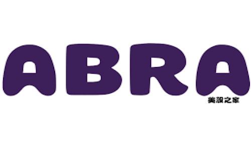 “区块链金融”的英文翻译是“Blockchain Finance”。